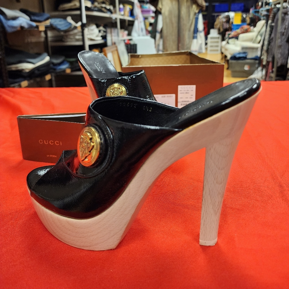 8.5 Gucci Heels EUC